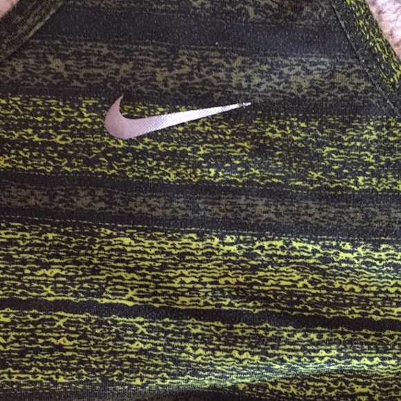 NIKE workout top - Picture 3 of 4
